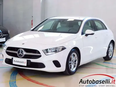 Usata Mercedes A180 Business 109 CV (80 kW) 2018 Bianco Berlina