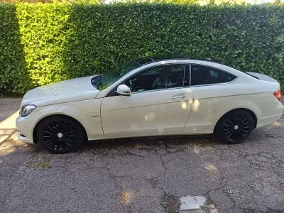 Usata Mercedes C250 Avantgarde 204 CV (150 kW) 2013 Bianco Coupé