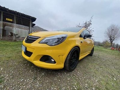 Usata Opel Corsa OPC 192 CV (141 kW) 2012 Giallo Utilitaria