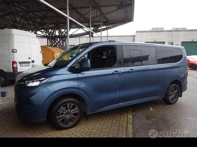 Usata Ford Tourneo Titanium 150 CV (110 kW) 2024 Chrome blue Monovolume