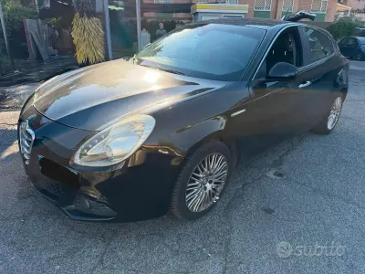 Usata Alfa Romeo Giulietta Progression 105 CV (77 kW) 2011 Nero Utilitaria