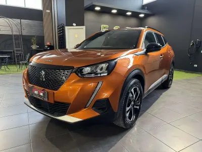 Usata Peugeot 2008 Allure 102 CV (75 kW) 2023 Arancione SUV