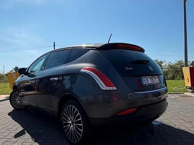 Usata Lancia Delta 120 CV (88 kW) 2010 Grigio Utilitaria
