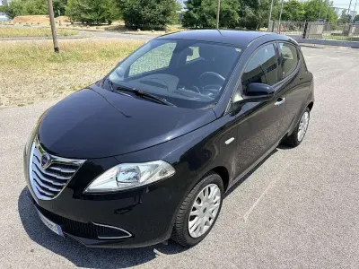 Usata Lancia Ypsilon 69 CV (50 kW) 2015 Utilitaria