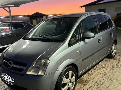 Usata Opel Meriva 101 CV (74 kW) 2005 Grigio Monovolume