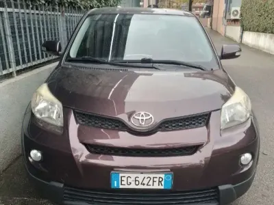Usata Toyota Urban Cruiser Luxury 101 CV (74 kW) 2011 Utilitaria
