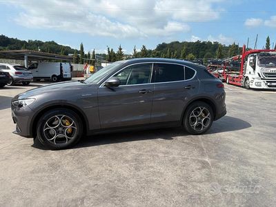 Usata Alfa Romeo Stelvio 190 CV (139 kW) 2021 Grigio SUV