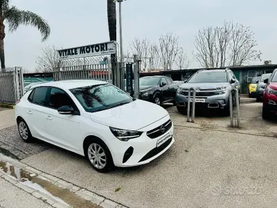 Usata Opel Corsa Elegance 102 CV (75 kW) 2022 Bianco Utilitaria