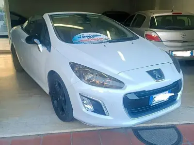 Käytetty Peugeot 308 CC Allure 163 HP (119 kW) 2012 Valkoinen Avoauto