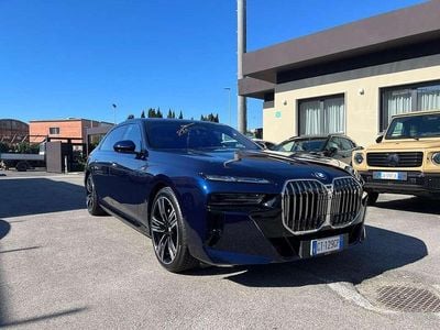 Usata BMW i7 M Sport 400 kW (544 CV) 2024 Blu/azzurro Berlina