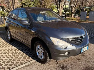 Usata SsangYong Actyon 141 CV (103 kW) 2009 Grigio SUV