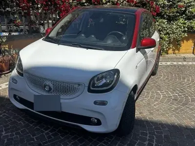 Usata Smart ForFour 71 CV (52 kW) 2017 Bianco Utilitaria