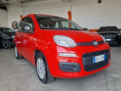Usata Fiat Panda Lounge 69 CV (50 kW) 2020 Rosso Utilitaria