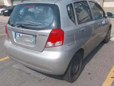 Usata Chevrolet Kalos 72 CV (52 kW) 2004 Grigio Utilitaria