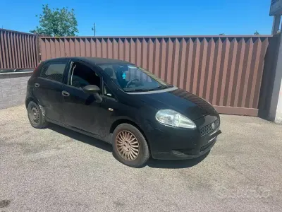 Usata Fiat Grande Punto 75 CV (55 kW) 2007 Nero Utilitaria