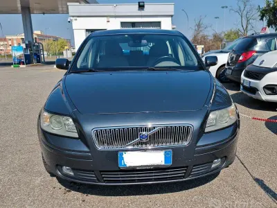 Usata Volvo V50 Momentum 136 CV (100 kW) 2006 Grigio Station wagon