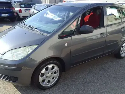 Usata Mitsubishi Colt Instyle 95 CV (69 kW) 2005 Grigio Utilitaria