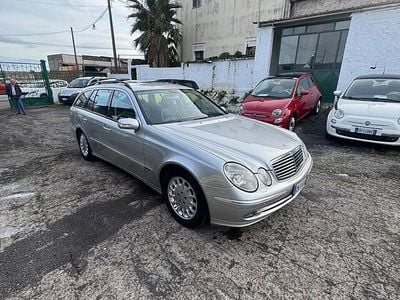 Usata Mercedes E270 Avantgarde 176 CV (129 kW) 2004 Grigio Station wagon