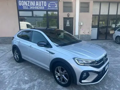 Usata VW Taigo R-line 110 CV (80 kW) 2022 Argento SUV