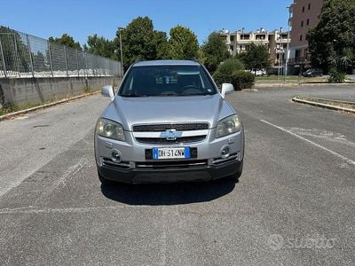 Usata Chevrolet Captiva LS 149 CV (109 kW) 2008 Grigio SUV