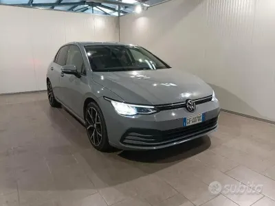 Usata VW Golf VIII 150 CV (110 kW) 2020 Berlina