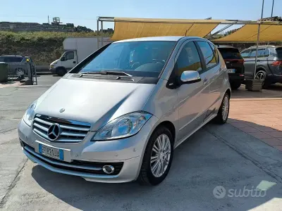 Usata Mercedes A180 Avantgarde 109 CV (80 kW) 2010 Grigio Berlina