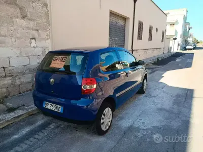 Begagnad VW Fox 54 HK (39 kW) 2006 Halvkombi