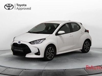 Bianco Usata 2022 Toyota Yaris Hybrid Trend Berlina | 17.900 € (Buon prezzo)