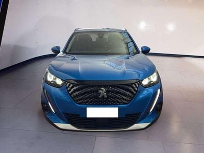 Usata Peugeot 2008 Allure 102 CV (75 kW) 2022 Blu/azzurro SUV