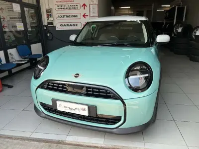 Usata Mini Cooper Classic 114 kW (156 CV) 2025 Azzurro Utilitaria