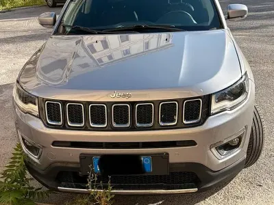 Usata Jeep Compass Limited 140 CV (102 kW) 2018 Grigio SUV