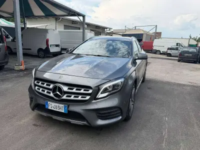 Usata Mercedes GLA200 Premium 136 CV (100 kW) 2018 Grigio SUV