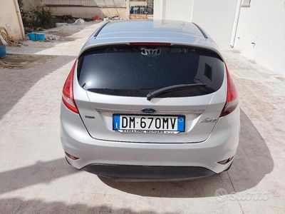 Usata Ford Fiesta 70 CV (51 kW) 2009 Grigio Utilitaria