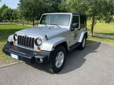 Usata Jeep Wrangler Sahara 177 CV (130 kW) 2008 Argento SUV
