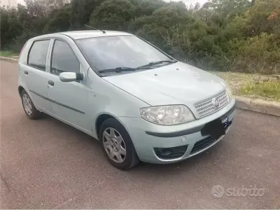 Usata Fiat Punto 69 CV (50 kW) 2005 Utilitaria