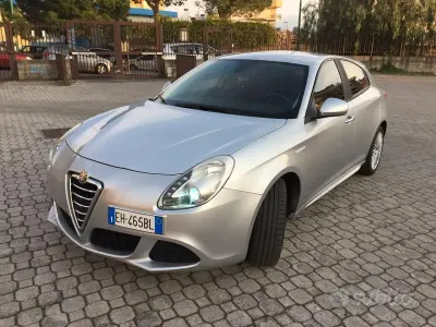 Usata Alfa Romeo Giulietta 105 CV (77 kW) 2011 Grigio Utilitaria