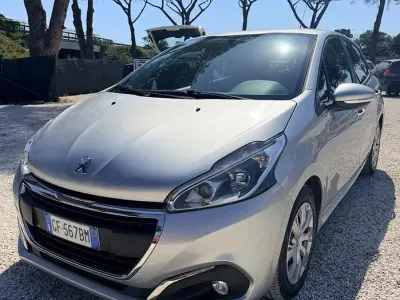 Usata Peugeot 208 Allure 102 CV (75 kW) 2019 Grigio Utilitaria