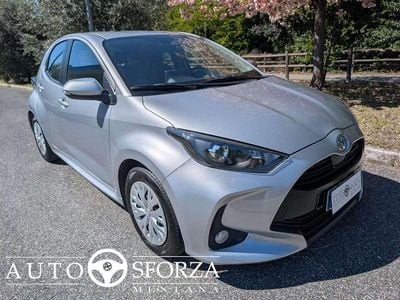 Usata Toyota Yaris Business Edition 72 CV (52 kW) 2023 Argento Utilitaria