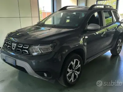 Usata Dacia Duster Prestige 101 CV (74 kW) 2022 Grigio scuro SUV