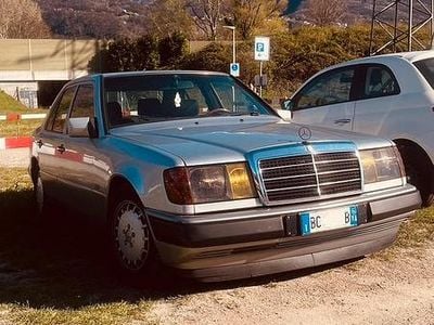 Usata Mercedes E200 122 CV (89 kW) 1991 Berlina
