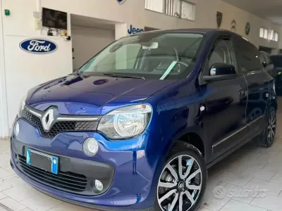 Usata Renault Twingo SE 69 CV (50 kW) 2016 Bluazzurro Utilitaria