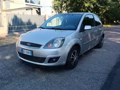 Usata Ford Fiesta 75 CV (55 kW) 2007 Utilitaria
