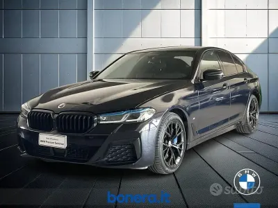 Usata BMW 530 M Sport 249 CV (183 kW) 2023 Blu Berlina