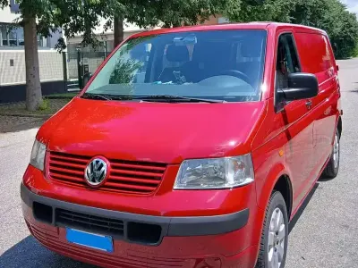 Usata VW T5 131 CV (96 kW) 2004 Rosso Furgone