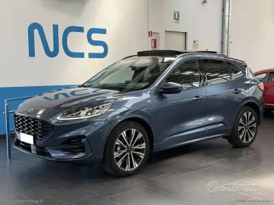 Usata Ford Kuga ST-Line 152 CV (111 kW) 2022 Blu SUV