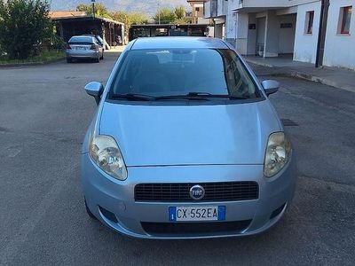 Grigio Usata 2006 Fiat Grande Punto Utilitaria | 2500 € (Buon prezzo)