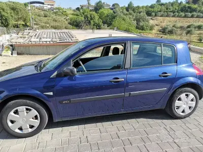 Usado Renault Mégane II Authentique 82 CV (60 kW) 2003 Azul Berlina