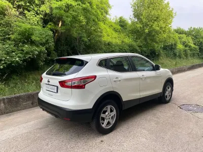 Usata Nissan Qashqai 110 CV (80 kW) 2017 Bianco SUV