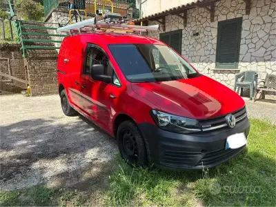 Usata VW Caddy 122 CV (89 kW) 2016 Rosso Monovolume