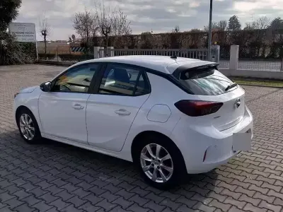 Używany Opel Corsa Edition 75 KM (55 kW) 2021 Biały Hatchback